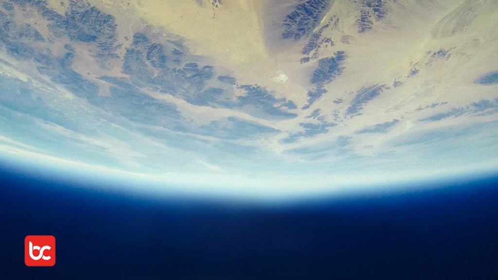 atmosfer bumi difoto dari antariksa