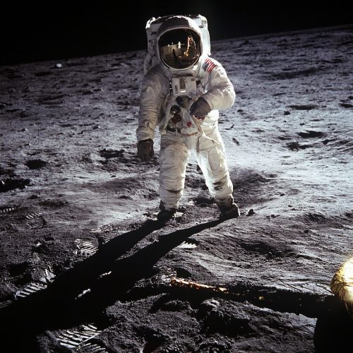 Manusia Datang ke Bulan