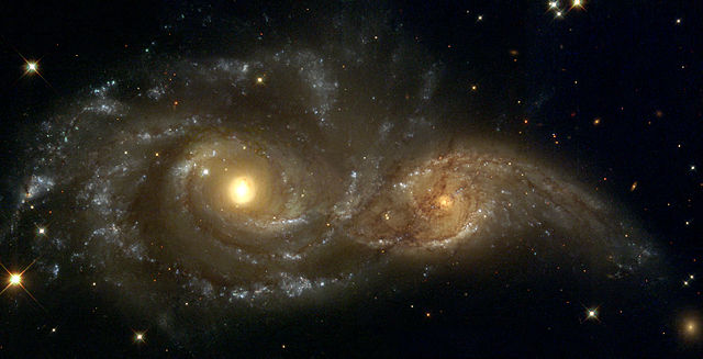 tabrakan antar galaksi