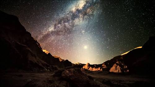 gurun Atacama menyajikan langit malam penuh bintang