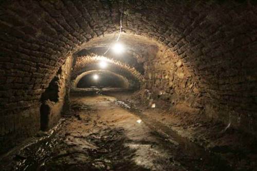 Urband legend terowongan Puebla yang tampak menyeramkan